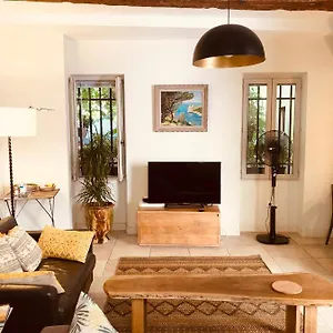 Appartement Sous Le Clocher, Marseilles